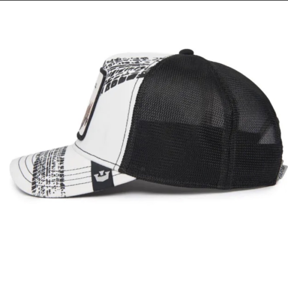 NIB Limited Edition Goorin Brothers “Roadkill” Armadillo Trucker Hat - Picture 4 of 8